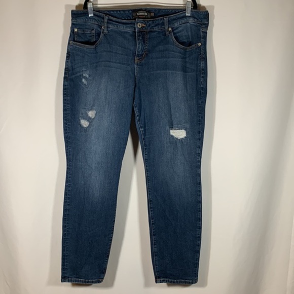 Torrid Blue Medium Wash Lightly Distressed Skinny Jeans 20R - Picture 1 of 11